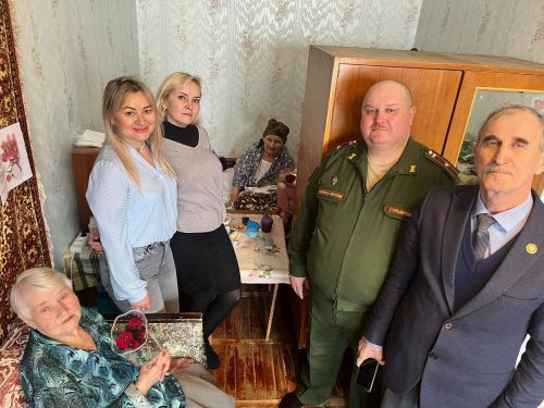 В Заинске поздравили старейшую жительницу Татарстана