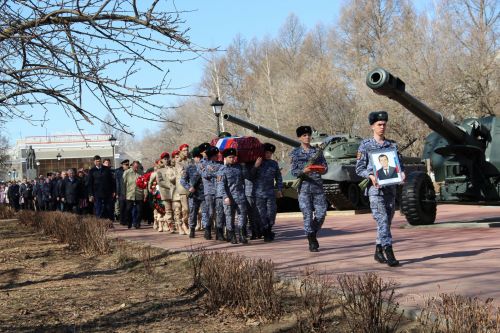 Жители Заинского района простились с участником спецоперации Алексеем Агашкиным
