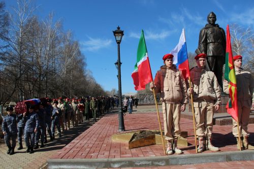 Жители Заинского района простились с участником спецоперации Алексеем Агашкиным