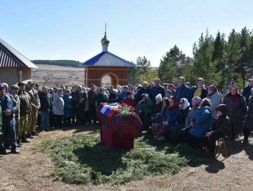 Жители Заинского района простились с участником спецоперации Алексеем Агашкиным