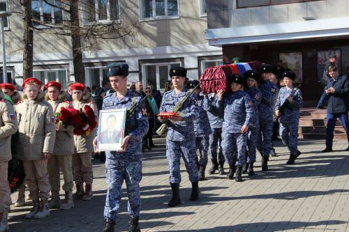 Жители Заинского района простились с участником спецоперации Алексеем Агашкиным