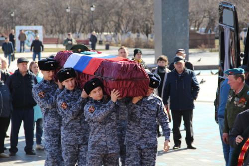 Жители Заинского района простились с участником спецоперации Алексеем Агашкиным