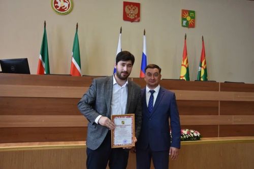 Зәйдә ике укучы 30 мең сумлык Ринат Фәрдиев премиясен алды