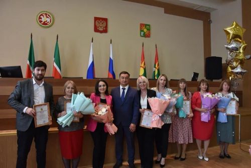 Зәйдә ике укучы 30 мең сумлык Ринат Фәрдиев премиясен алды