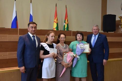 Зәйдә ике укучы 30 мең сумлык Ринат Фәрдиев премиясен алды