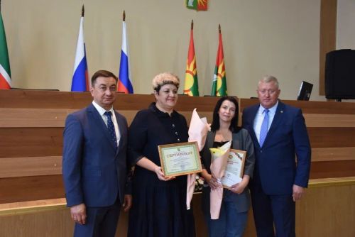 Зәйдә ике укучы 30 мең сумлык Ринат Фәрдиев премиясен алды