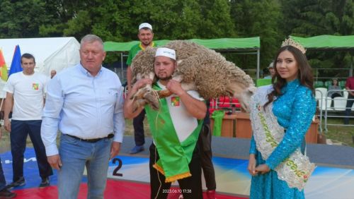 В Заинске назван абсолютный батыр Сабантуя