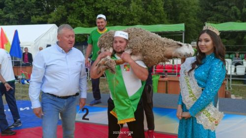 В Заинске назван абсолютный батыр Сабантуя