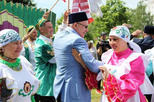 Депутат Государственной Думы, председатель Комитета Государственной Думы по контролю Олег Морозов поздравил заинцев с праздником Сабантуй