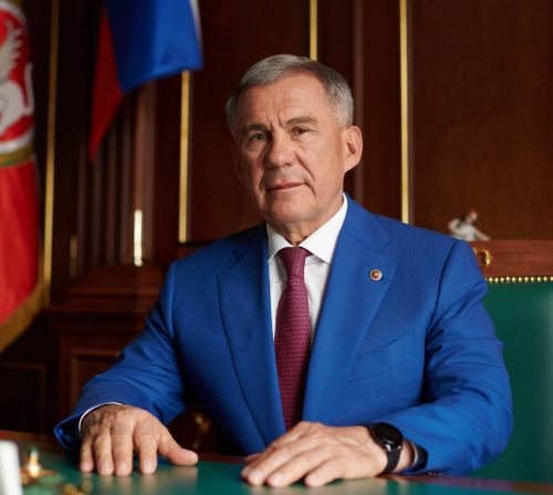 Раис Татарстана Рустам Минниханов поручил главам районов провести подворовой обход