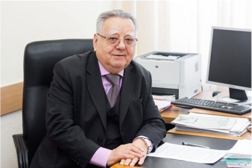 Уроженец Заинского района стал победителем конкурса «Врач года — Ак чәчәкләр» в номинации «Почетный наставник здравоохранения»