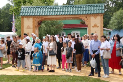 Заинское подворье украсило Сабантуй в Казани