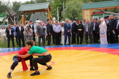 Заинское подворье украсило Сабантуй в Казани