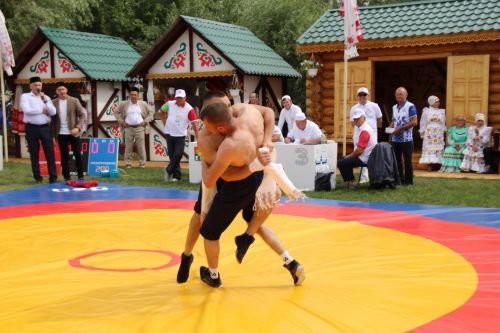 Заинское подворье украсило Сабантуй в Казани