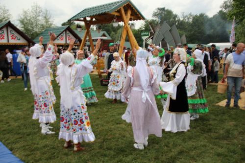 Заинское подворье украсило Сабантуй в Казани