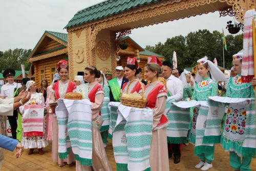 Заинское подворье украсило Сабантуй в Казани