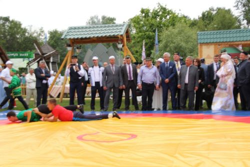 Заинское подворье украсило Сабантуй в Казани