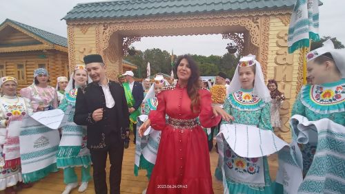 Раис Республики Татарстан посетил Заинское подворье на празднике Сабантуй
