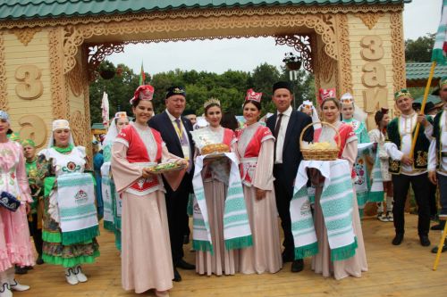 Заинское подворье украсило Сабантуй в Казани