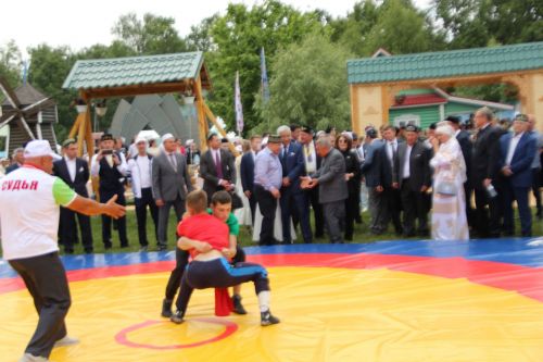 Заинское подворье украсило Сабантуй в Казани