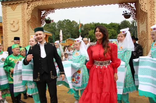 Заинское подворье украсило Сабантуй в Казани
