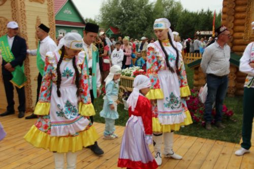 Заинское подворье украсило Сабантуй в Казани