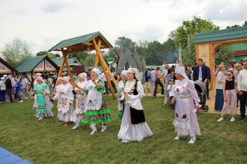 Заинское подворье украсило Сабантуй в Казани