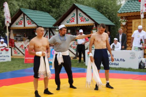 Заинское подворье украсило Сабантуй в Казани
