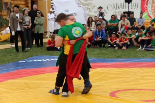Заинское подворье украсило Сабантуй в Казани