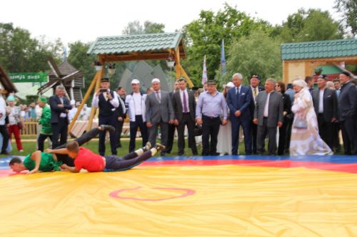 Заинское подворье украсило Сабантуй в Казани