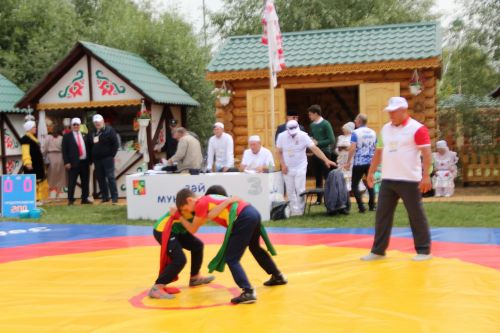 Заинское подворье украсило Сабантуй в Казани
