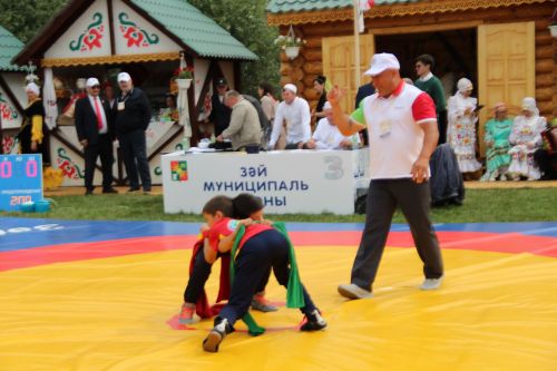 Заинское подворье украсило Сабантуй в Казани