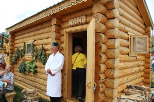 Заинское подворье украсило Сабантуй в Казани