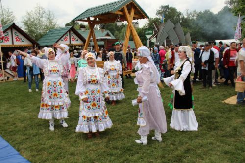 Заинское подворье украсило Сабантуй в Казани