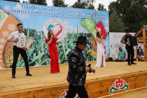Заинское подворье украсило Сабантуй в Казани