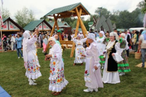 Заинское подворье украсило Сабантуй в Казани