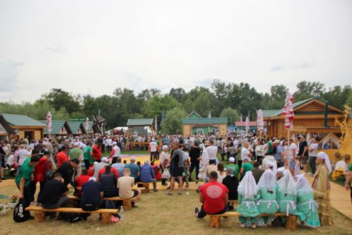 Заинское подворье украсило Сабантуй в Казани