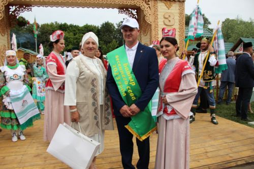 Заинское подворье украсило Сабантуй в Казани