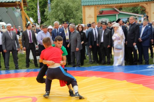 Заинское подворье украсило Сабантуй в Казани