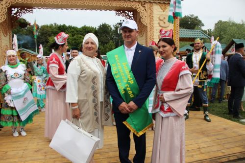 Заинское подворье украсило Сабантуй в Казани