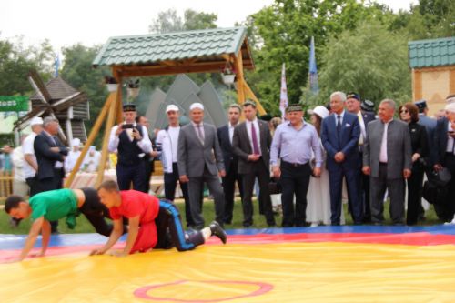 Заинское подворье украсило Сабантуй в Казани