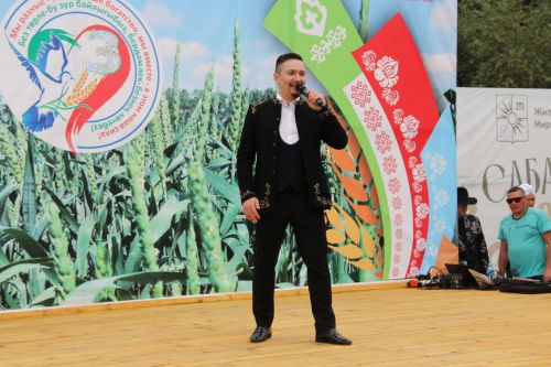 Заинское подворье украсило Сабантуй в Казани