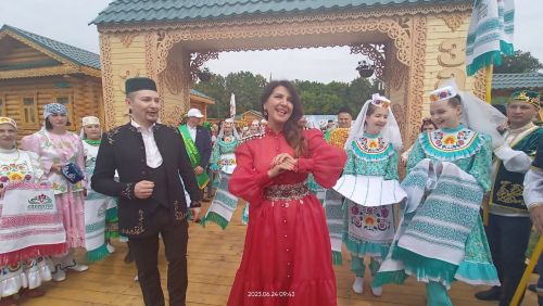 Раис Республики Татарстан посетил Заинское подворье на празднике Сабантуй