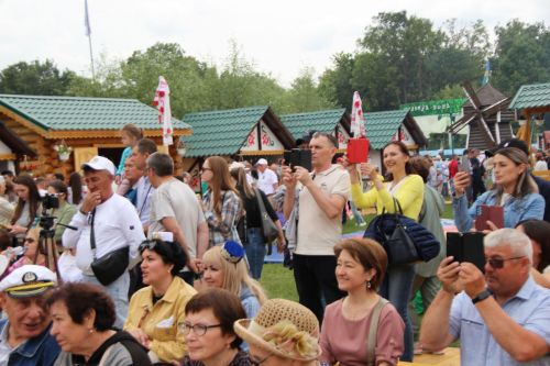 Заинское подворье украсило Сабантуй в Казани