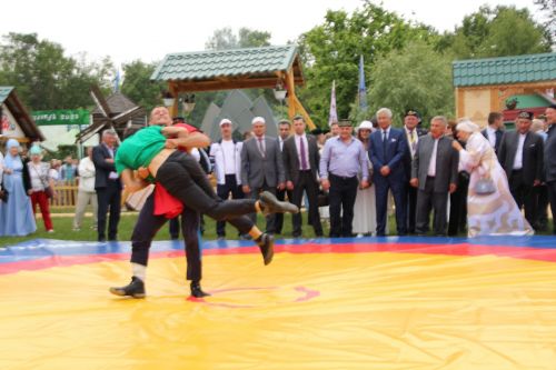 Заинское подворье украсило Сабантуй в Казани