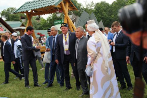 Заинское подворье украсило Сабантуй в Казани
