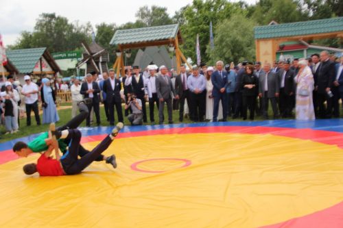 Заинское подворье украсило Сабантуй в Казани
