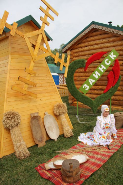 Заинское подворье украсило Сабантуй в Казани