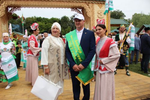 Заинское подворье украсило Сабантуй в Казани