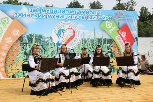 Заинское подворье украсило Сабантуй в Казани